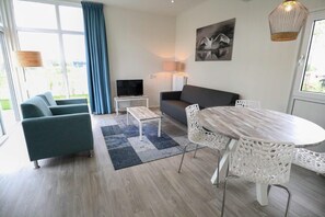 ชาเลท์ | บริเวณนั่งเล่น | ทีวีจอแบน