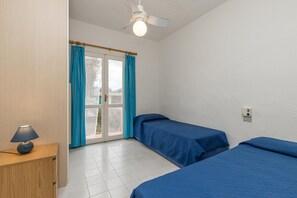 Familienapartment, Mehrere Schlafzimmer, 2 Bäder (Il Vecchio Faro 15 150m From The) | 2 Schlafzimmer, Bettwäsche