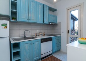 Kühlschrank, Herdplatte, Geschirrspüler