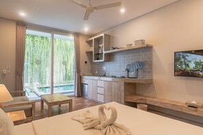 Suite with Private Kitchen | Private kitchen - Malam Hari ApartHotel (Canggu)