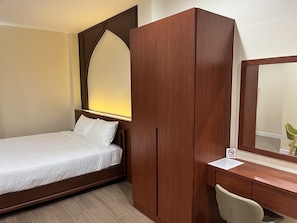 Habitación Deluxe | Escritorio, wifi gratis y ropa de cama