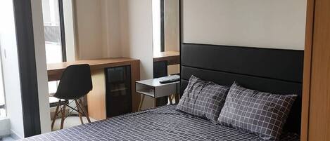 Deluxe Room | Desk, free WiFi, bed sheets