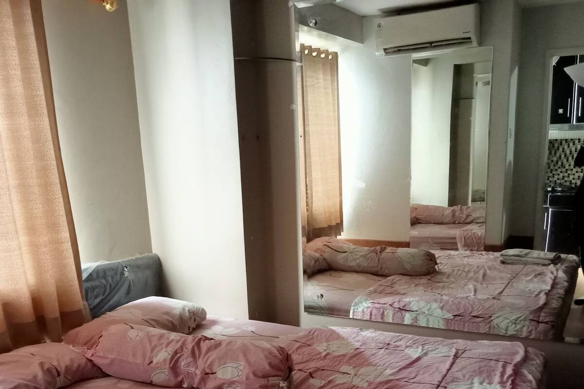 Family Double Room | Desk, free WiFi, bed sheets