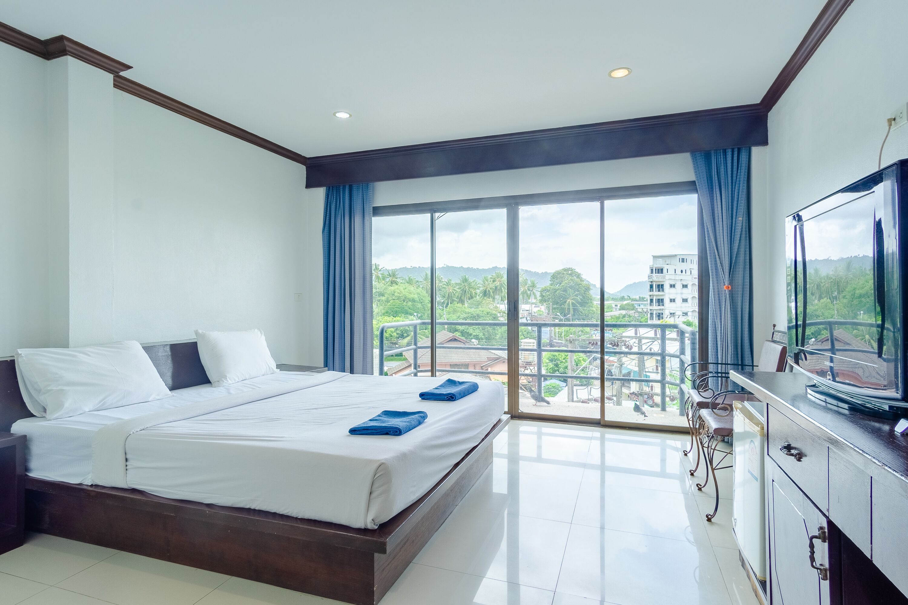 Standard Double Room | In-room safe, desk, free WiFi, bed sheets