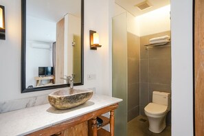 Vila, 2 quartos | Banheiro | Chuveiro, toalhas de banho