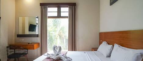 雙人房 | 書桌、免費 Wi-Fi、床單