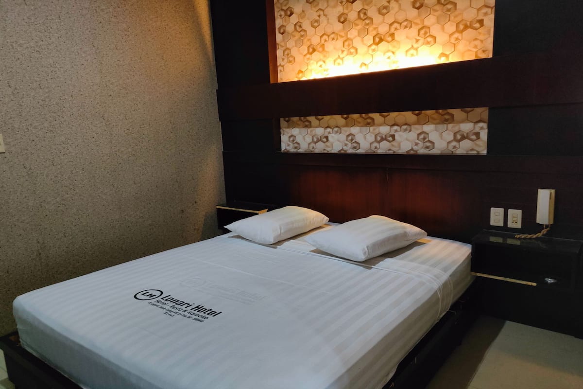 Luxury Room | 1 bedroom, desk, free WiFi, bed sheets