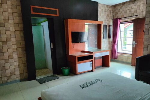 Lonari Hotel