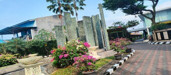 Lonari Hotel