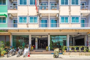 Building design - Art Mansion Patong Hotel (Patong)