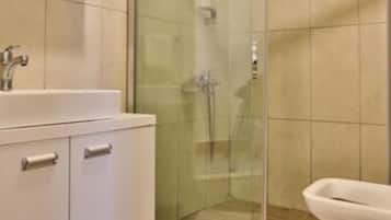 Basic Double Room | Bathroom | Shower, hair dryer, towels, soap