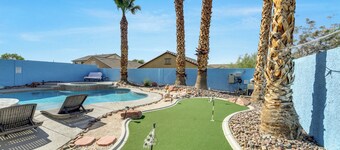 Whole home,pool/spa great location and 15m to Vegas strip, hike,golf,attractions