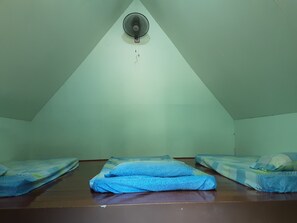 Triple Room | Bed sheets - Spot ON 90536 Bens Maju Foreststay (Malacca City)