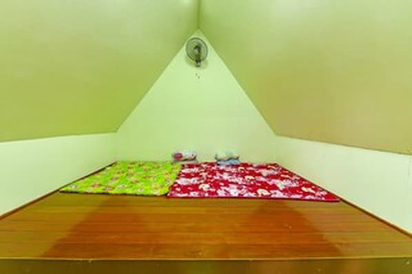 Twin Room | Bed sheets