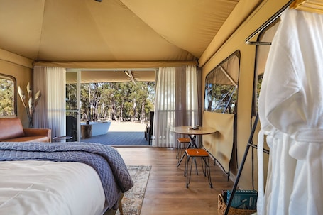 Kaarta | Egyptian cotton sheets, premium bedding, down comforters, pillowtop beds