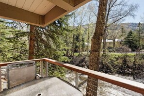 Outdoor spa tub - Chateau Eau Claire Unit 17 | Serene Condo Overlooking the River with Many Upgrades (Aspen)