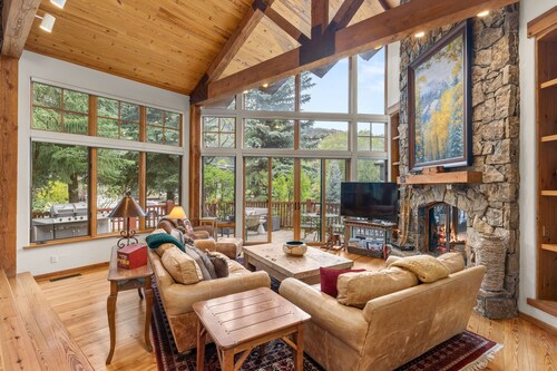 101 Park Avenue | Expansive Private Home in East Aspen, Walking Distance to Town