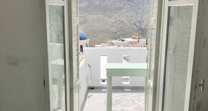 Cycladic White Stone House in super convinent location Chora