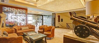 Treebo Premium Arista