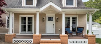 Black Point Retreat - Entertain & Enjoy the Beach!