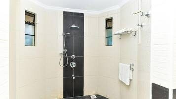 Standard Apartment | Bathroom