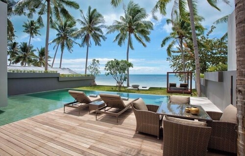 Beachfront Villa . Private Beach & Pool. 3 bedrooms.  Housekeeper included .