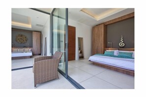 3 bedrooms, in-room safe, iron/ironing board, travel crib