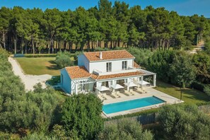 Exterior - Stylish villa for 8 people in Tar-Vabriga (Tar-Vabriga)