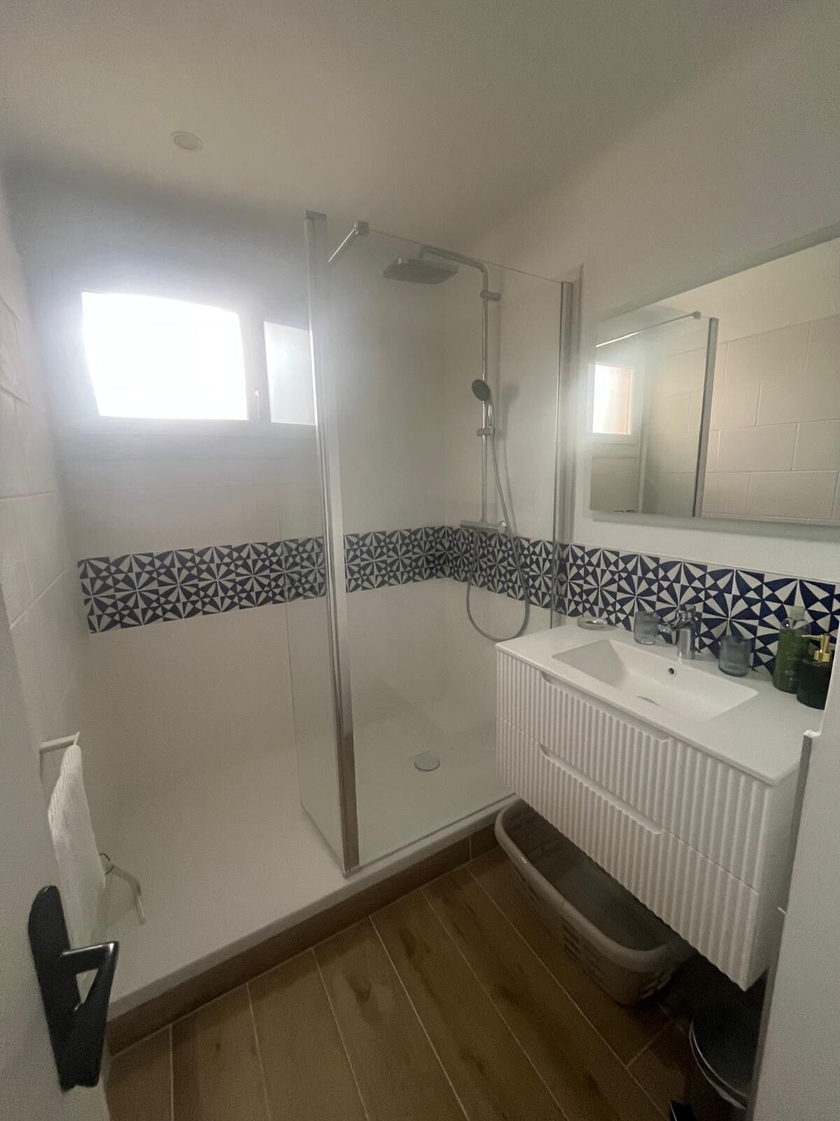 Shower, eco-friendly toiletries, hair dryer, towels