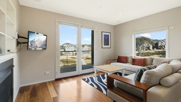 TV - Hideaway - Dinner Plain (Dinner Plain)