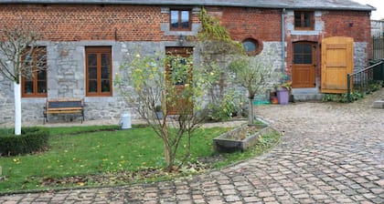 Charming cottage in Avesnois with kids' play area