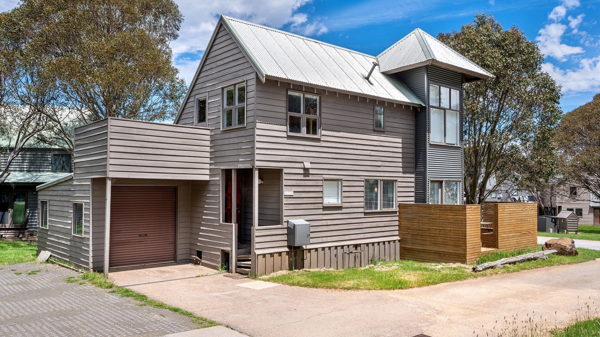 Meltdown - Spacious chalet ideal for groups and families