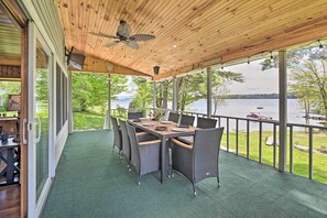Outdoor dining - Lakefront Gloversville Home w/ Beach + Dock! (Gloversville)