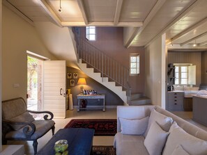 House | Living area | Plasma TV - Liodentra (West Mani)