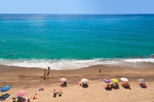 Beachfront Apartment - Peace and Beach - UHC RIVIERA