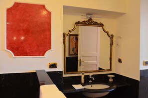 Shower, hair dryer, bidet, towels - Apartment (Roma)