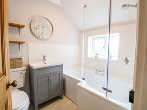 Cottage | Bathroom