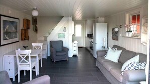 TV - Keybutler Oceanview Apartment Skibbuveien (Kristiansand)