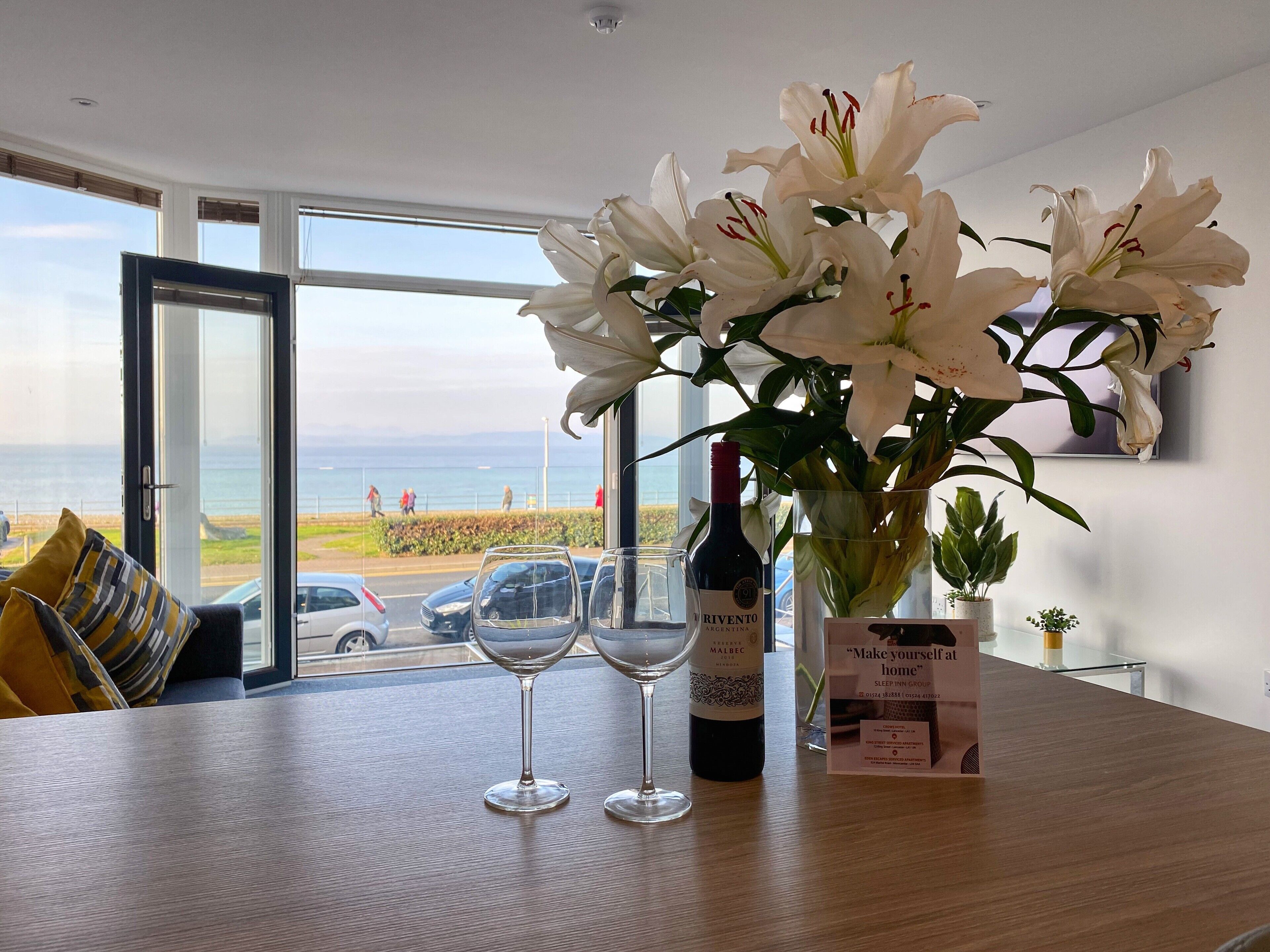 Luxury Apartment, 2 Bedrooms, Sea View | Living area