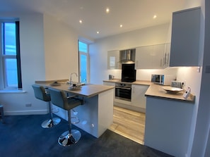 Luxury Apartment, 2 Bedrooms, Sea View | Private kitchen | Fridge, microwave, oven, stovetop