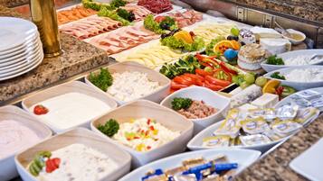 Daily buffet breakfast for a fee