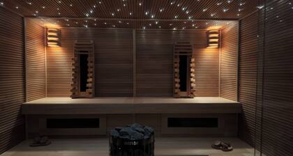 PUUR Eastermar Authentic and luxurious coach house in a monumental farm