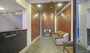 Reception - Itsy Hotels La Prince Residency (Morjim)