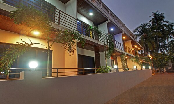 Exterior - Itsy Hotels La Prince Residency (Morjim)