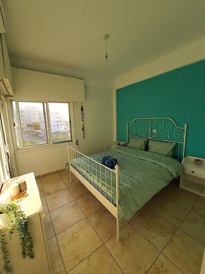 Lägenhet Standard | 2 sovrum, skrivbord, arbetsyta för laptop och strykjärn/strykbräda