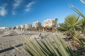 Beach - Sea-Esta Seaview Apartment (Larnaca)