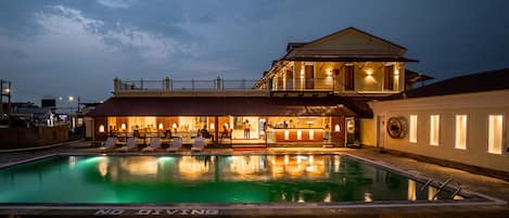 Piscina all'aperto