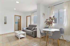 Living area - 'Apartment Perez Zara 4' close to the Sea with Terrace & Wi-Fi (Conil)