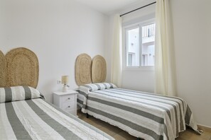 1 bedroom, free WiFi, bed sheets - 'Apartment Perez Zara 4' close to the Sea with Terrace & Wi-Fi (Conil)