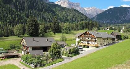 'Mösslhof Apartment Laite' with Mountain View, Garden & Wi-Fi